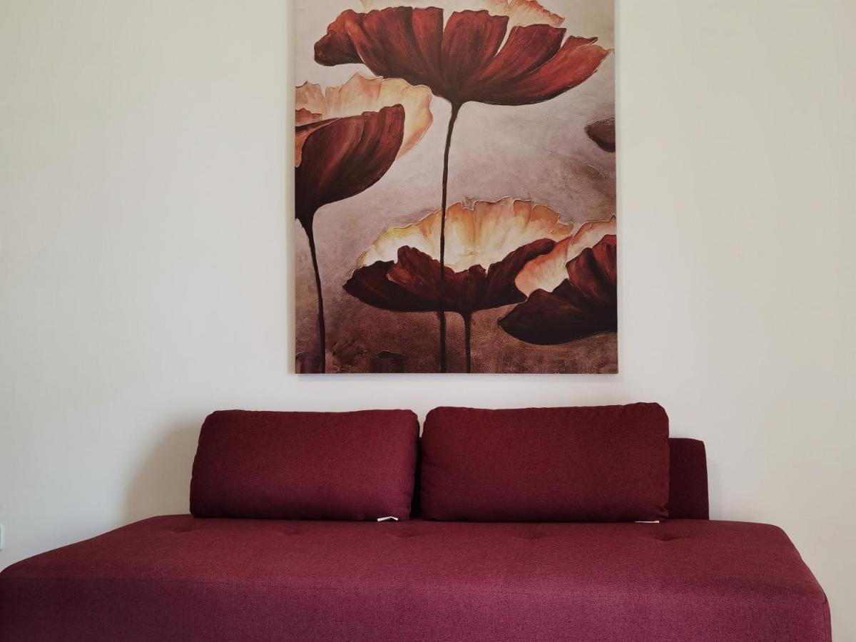 Pine And Lime Apartments Pula Bagian luar foto